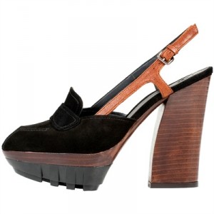 scarpa in suedè con tacco in legno